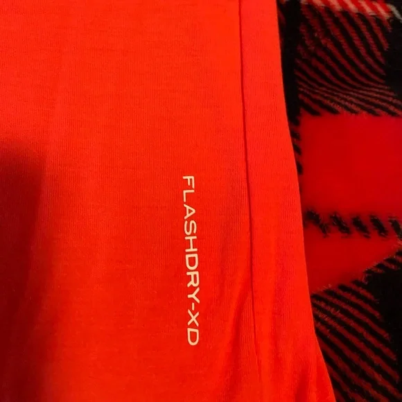 The North Face Men's Vibrant pink Polo Shirt - Picture 5 of 6